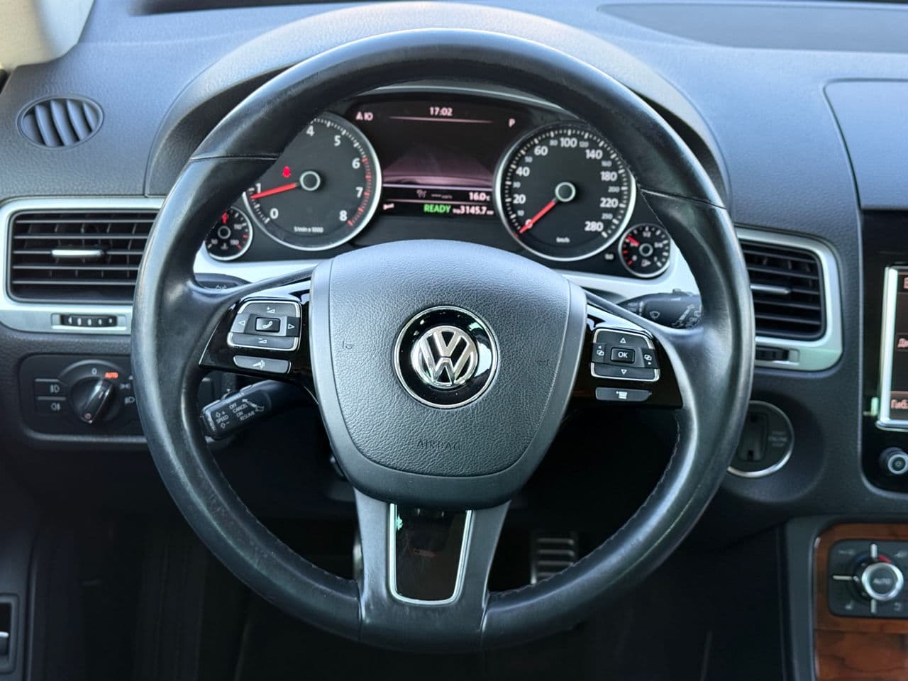 2010 Volkswagen Touareg — Miniatură 10