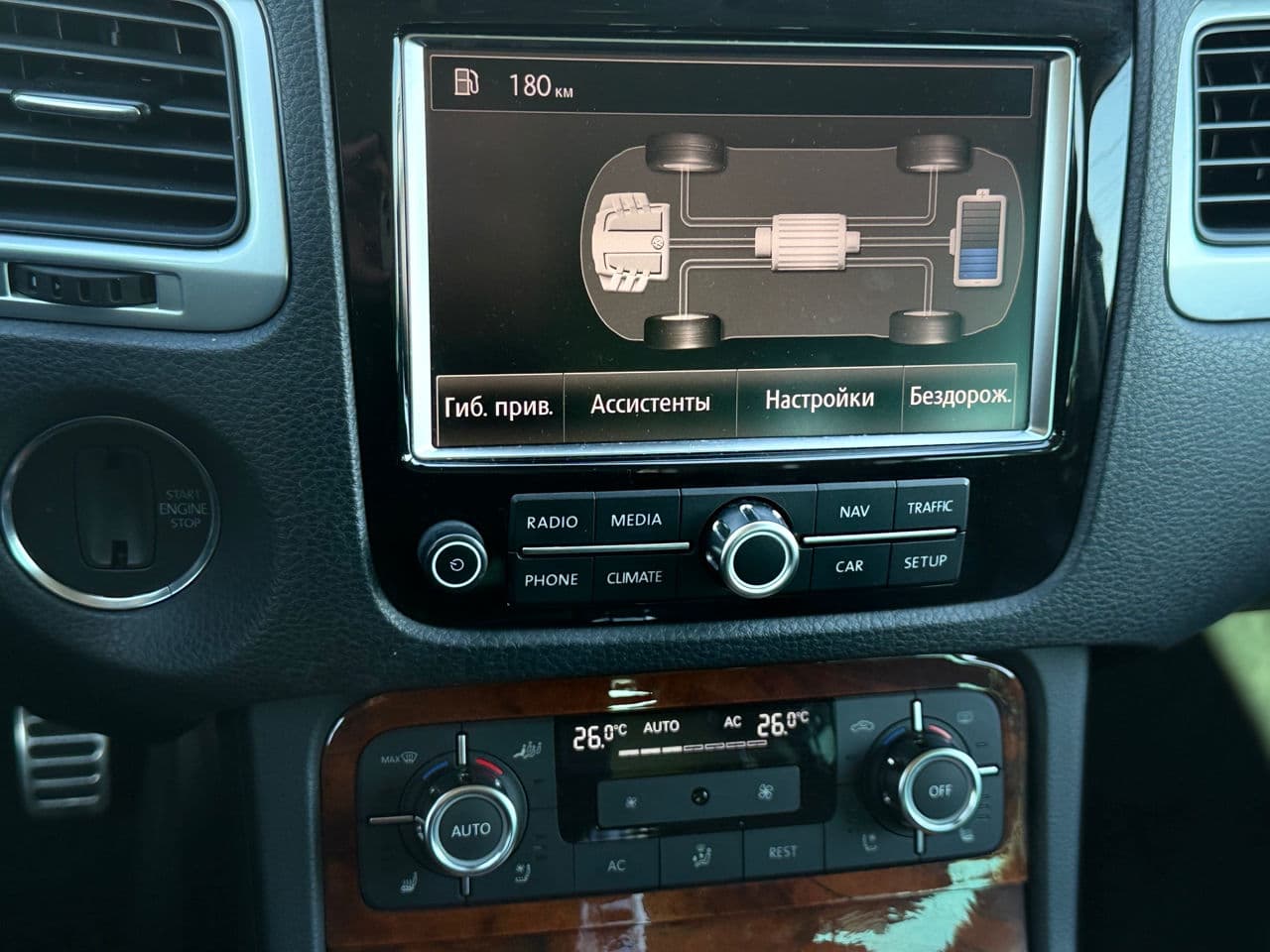 2010 Volkswagen Touareg — Miniatură 14