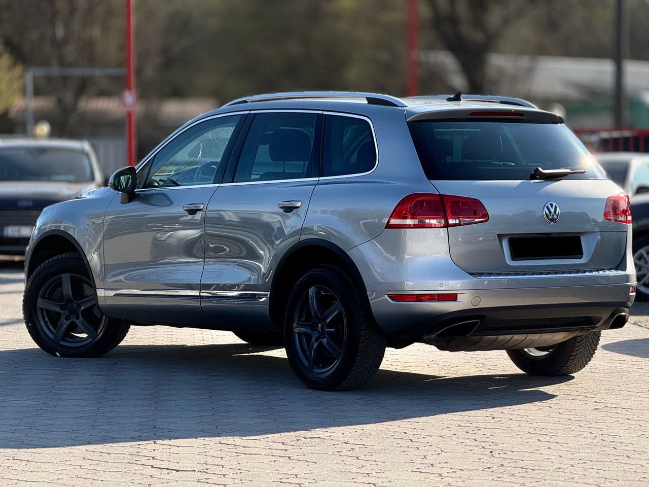 2010 Volkswagen Touareg — Miniatură 3