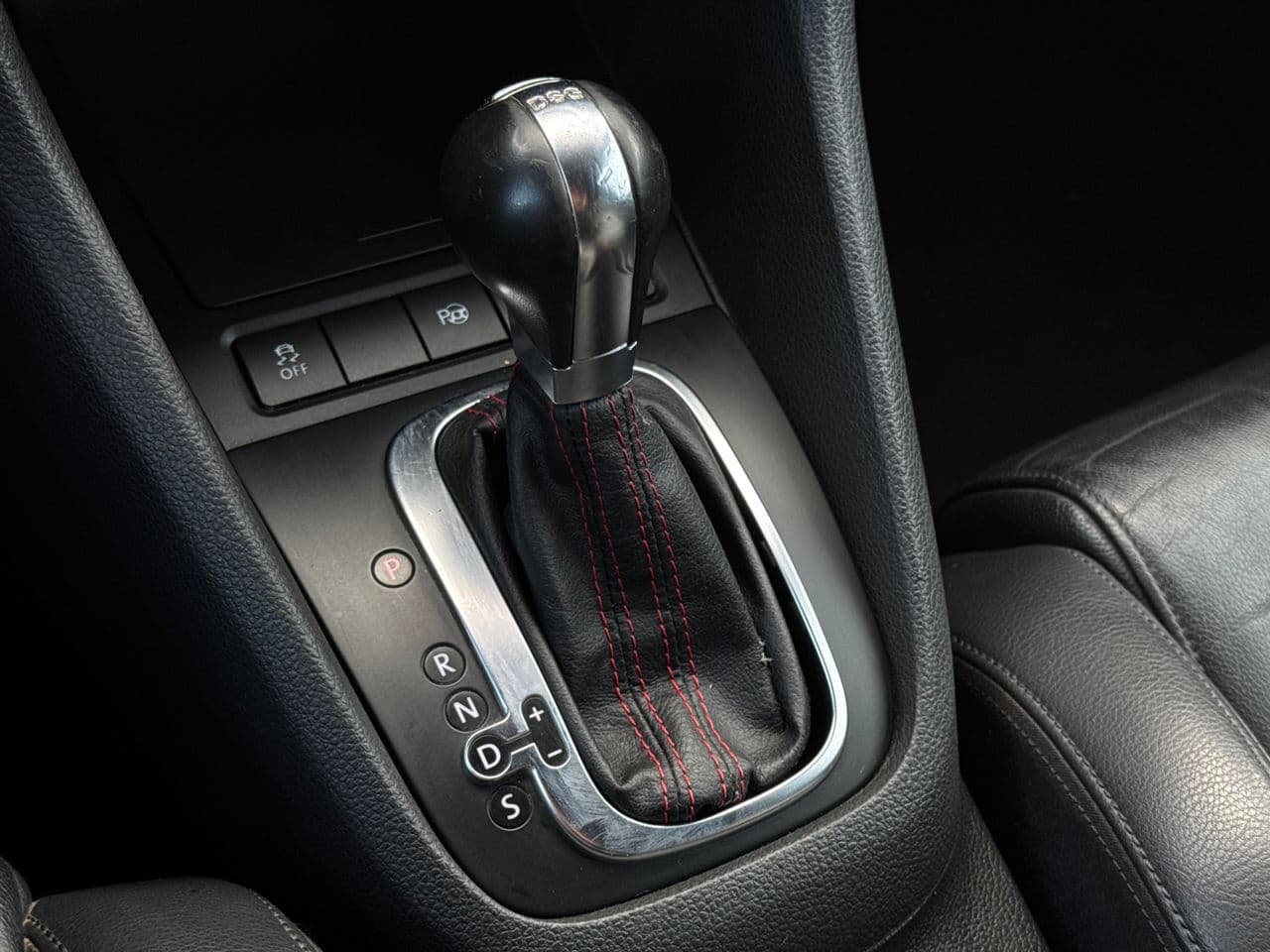 2010 Volkswagen Golf GTI — Miniatură 12