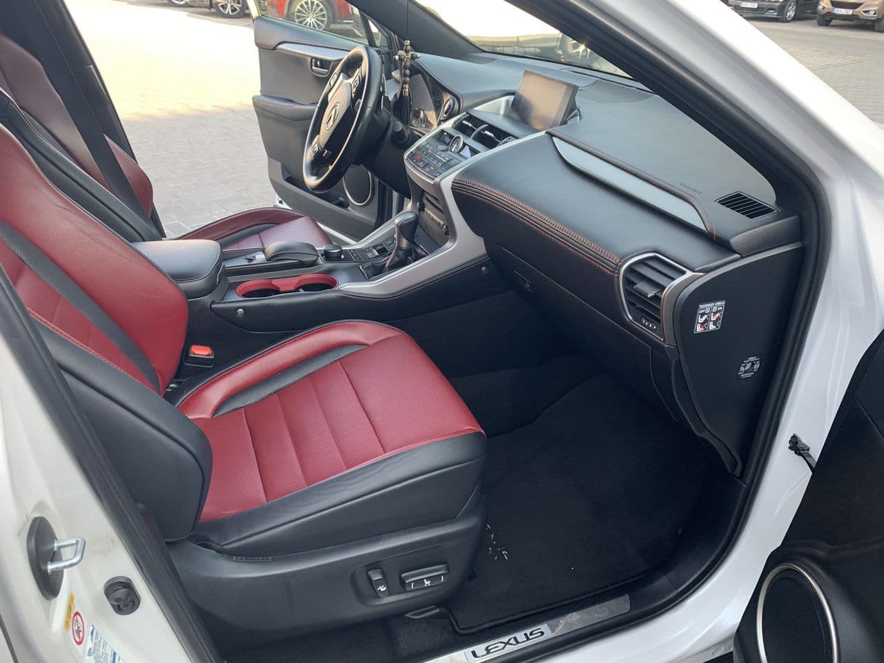 2014 Lexus NX 300H — Miniatură 6