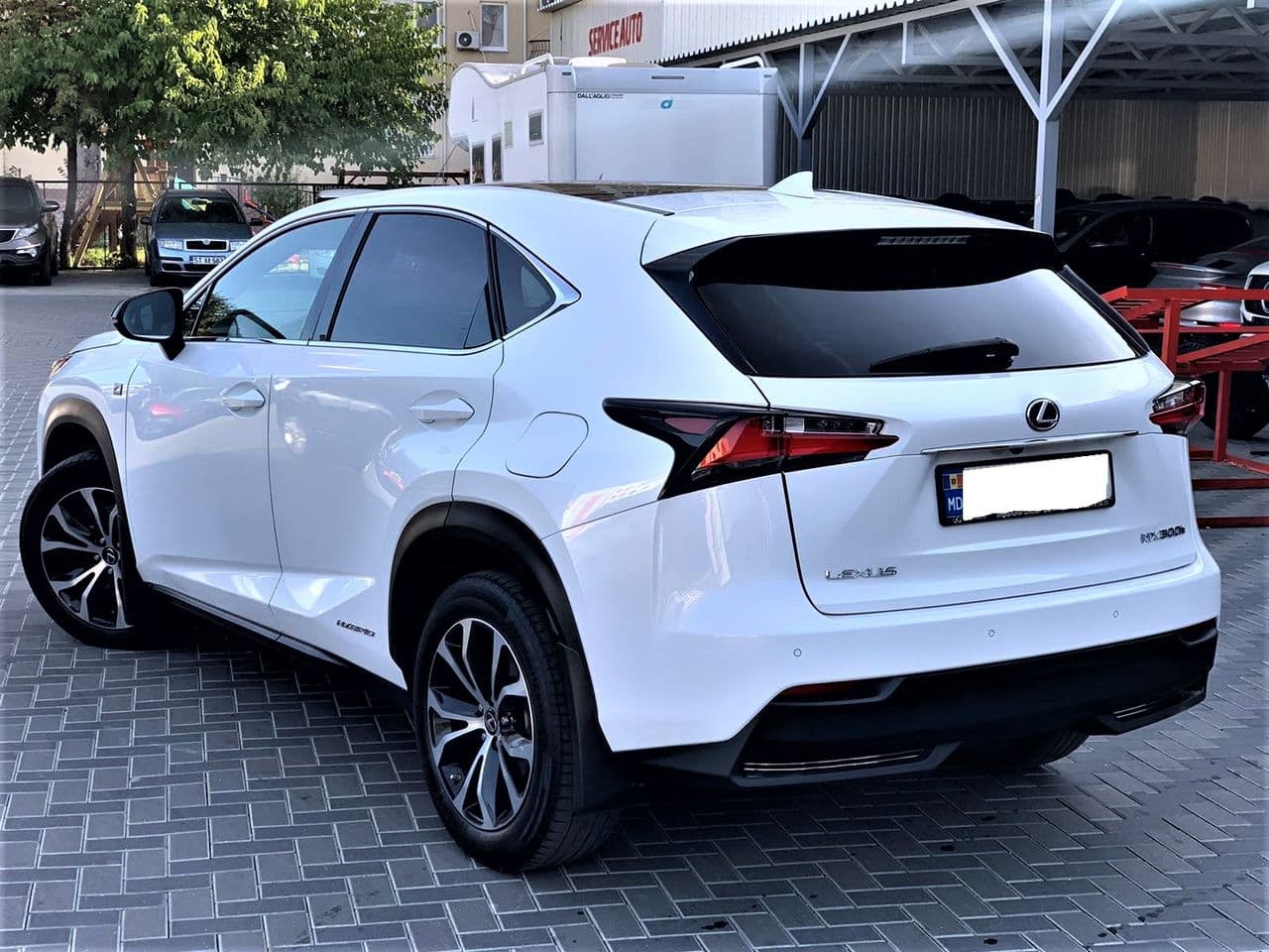 2014 Lexus NX 300H — Miniatură 2