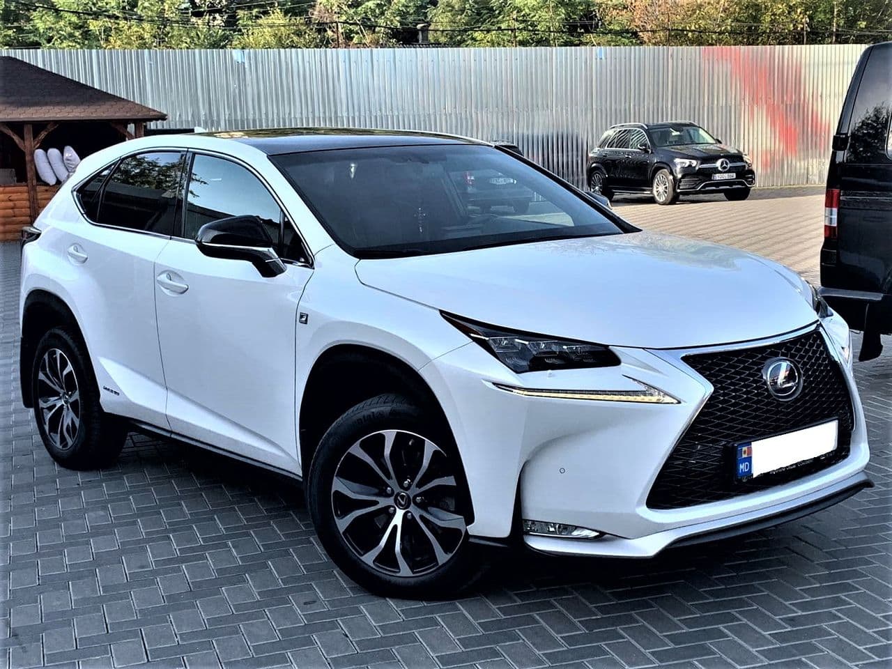 2014 Lexus NX 300H — Miniatură 3