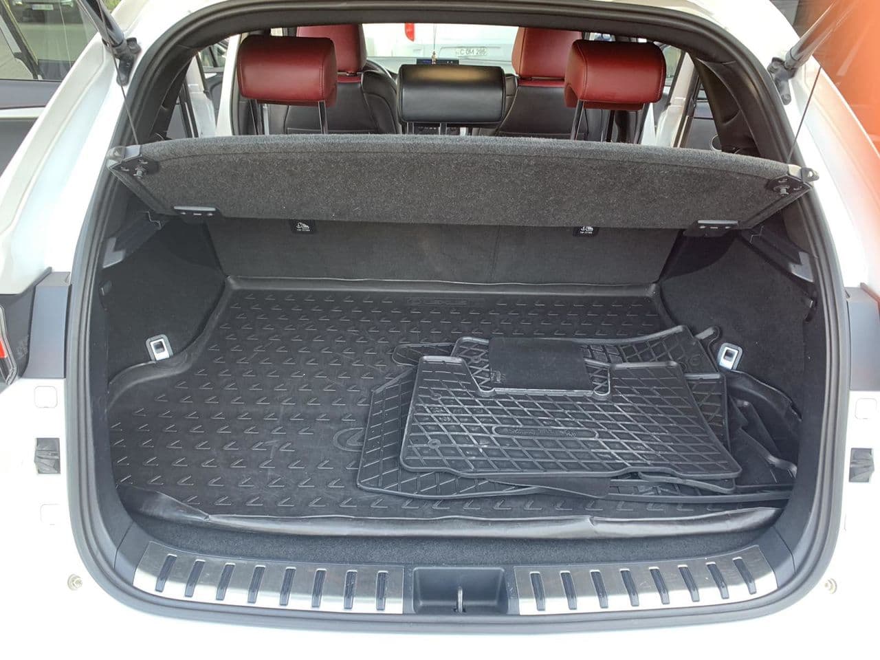 2014 Lexus NX 300H — Miniatură 15
