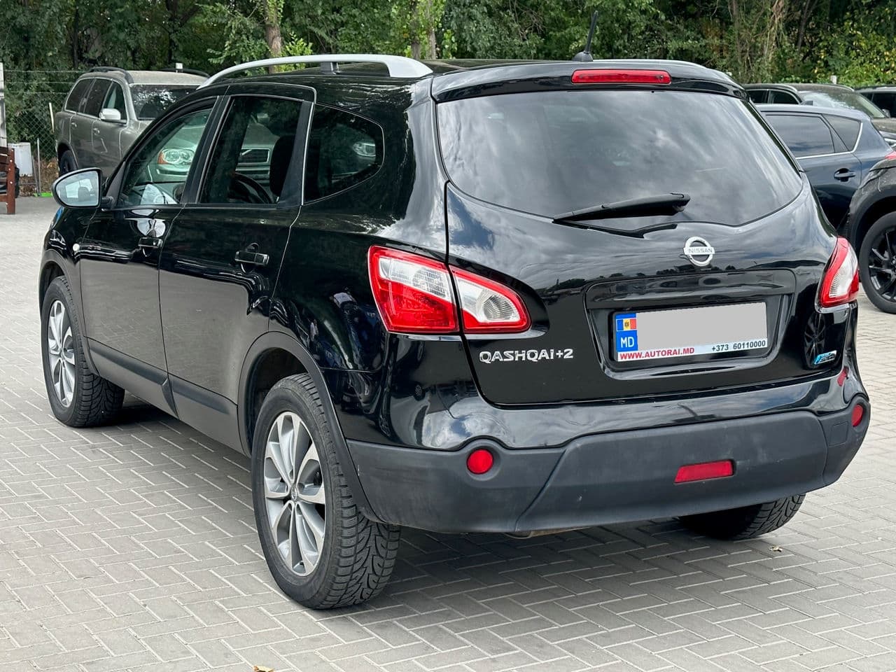 2010 Nissan Qashqai+2 — Miniatură 4