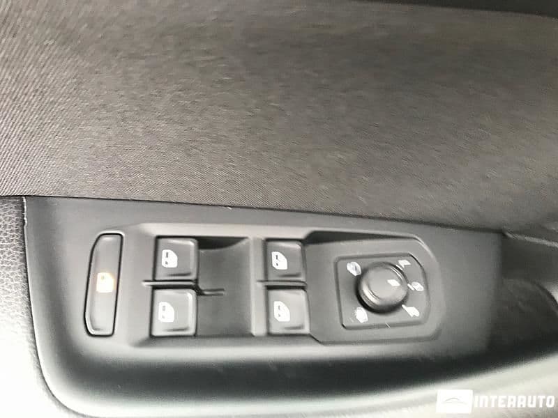 2016 Volkswagen Passat — Miniatură 16
