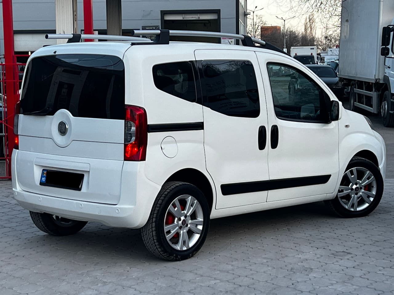 2010 Fiat Qubo — Miniatură 2