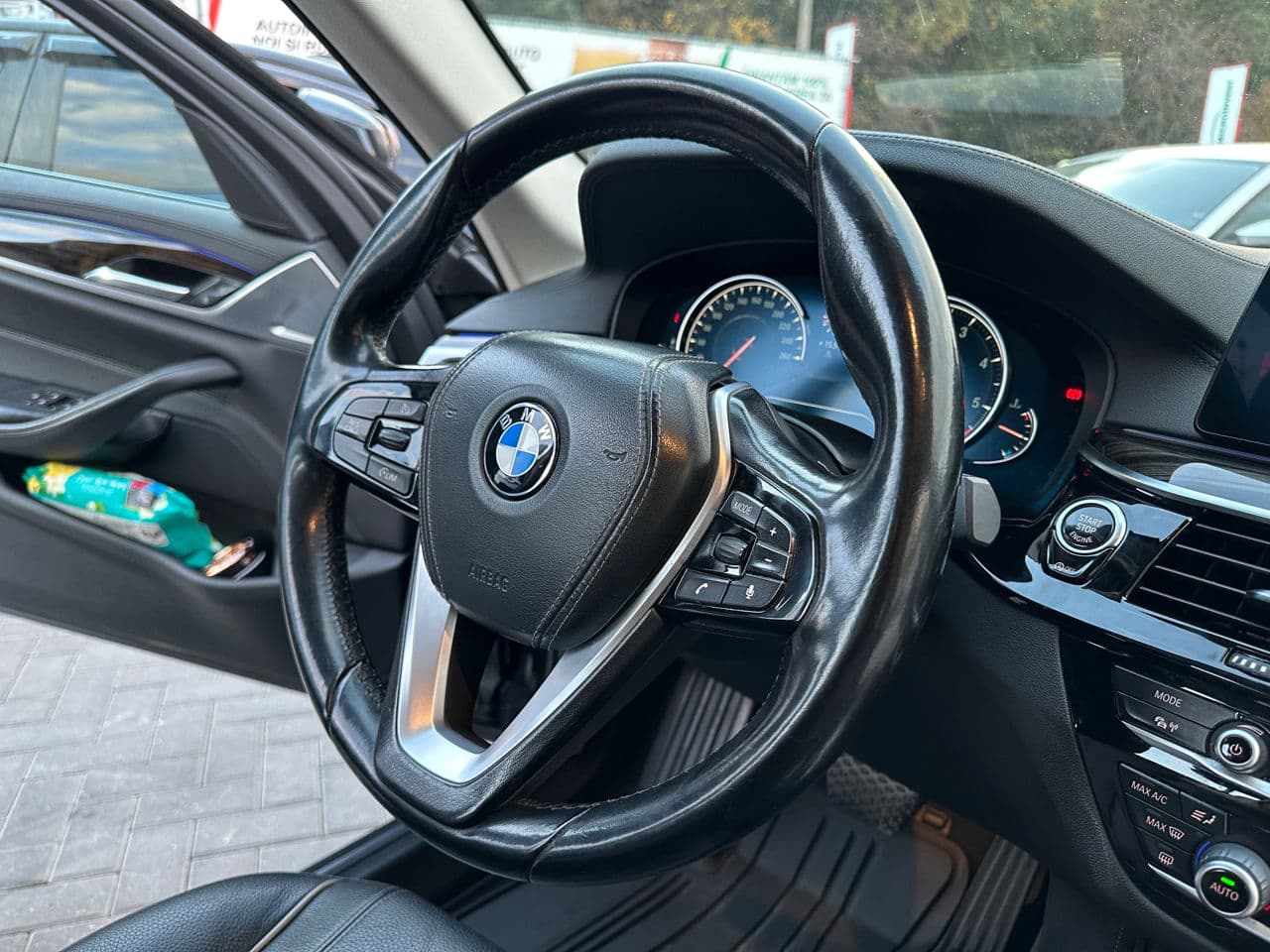 2017 BMW 520 — Miniatură 9