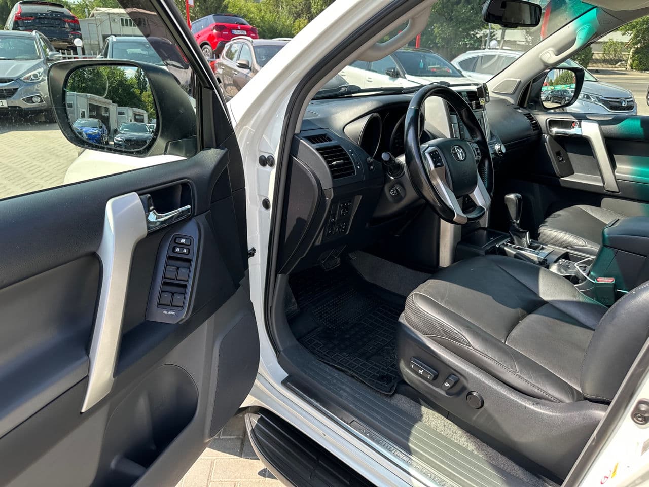 2012 Toyota Land Cruiser Prado — Miniatură 5