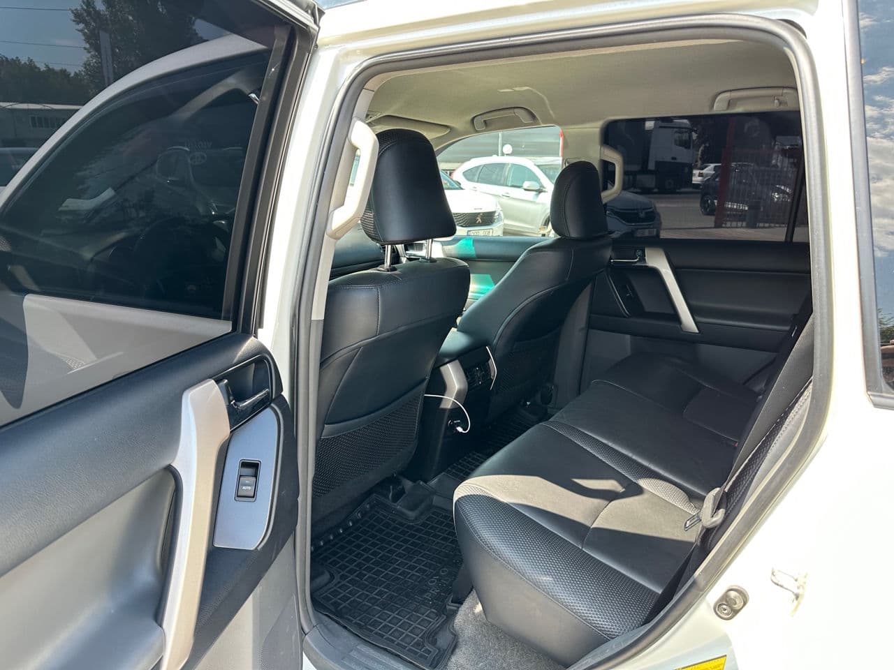 2012 Toyota Land Cruiser Prado — Miniatură 18