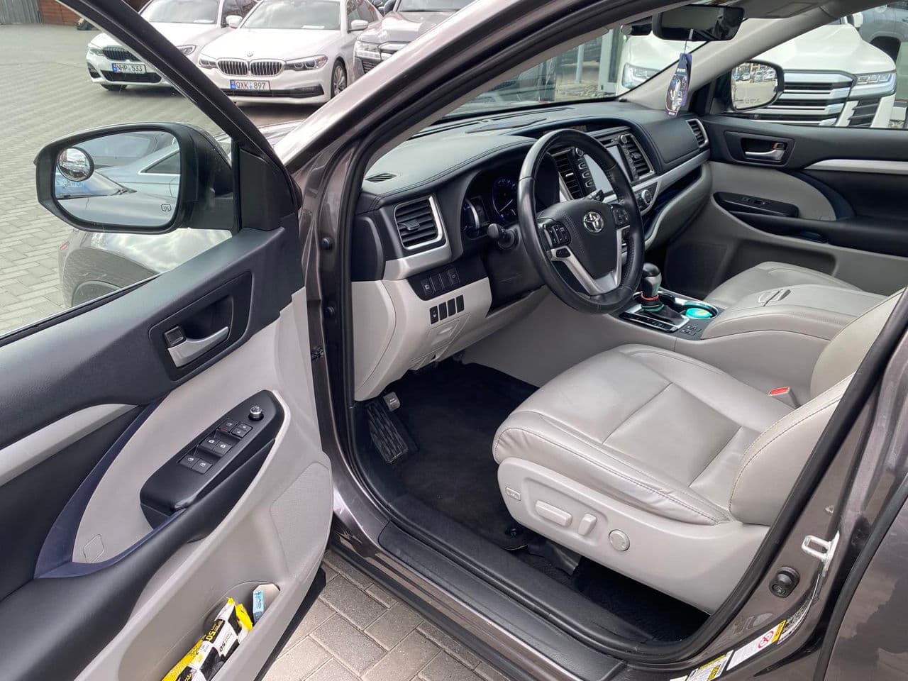 2019 Toyota Highlander — Miniatură 8