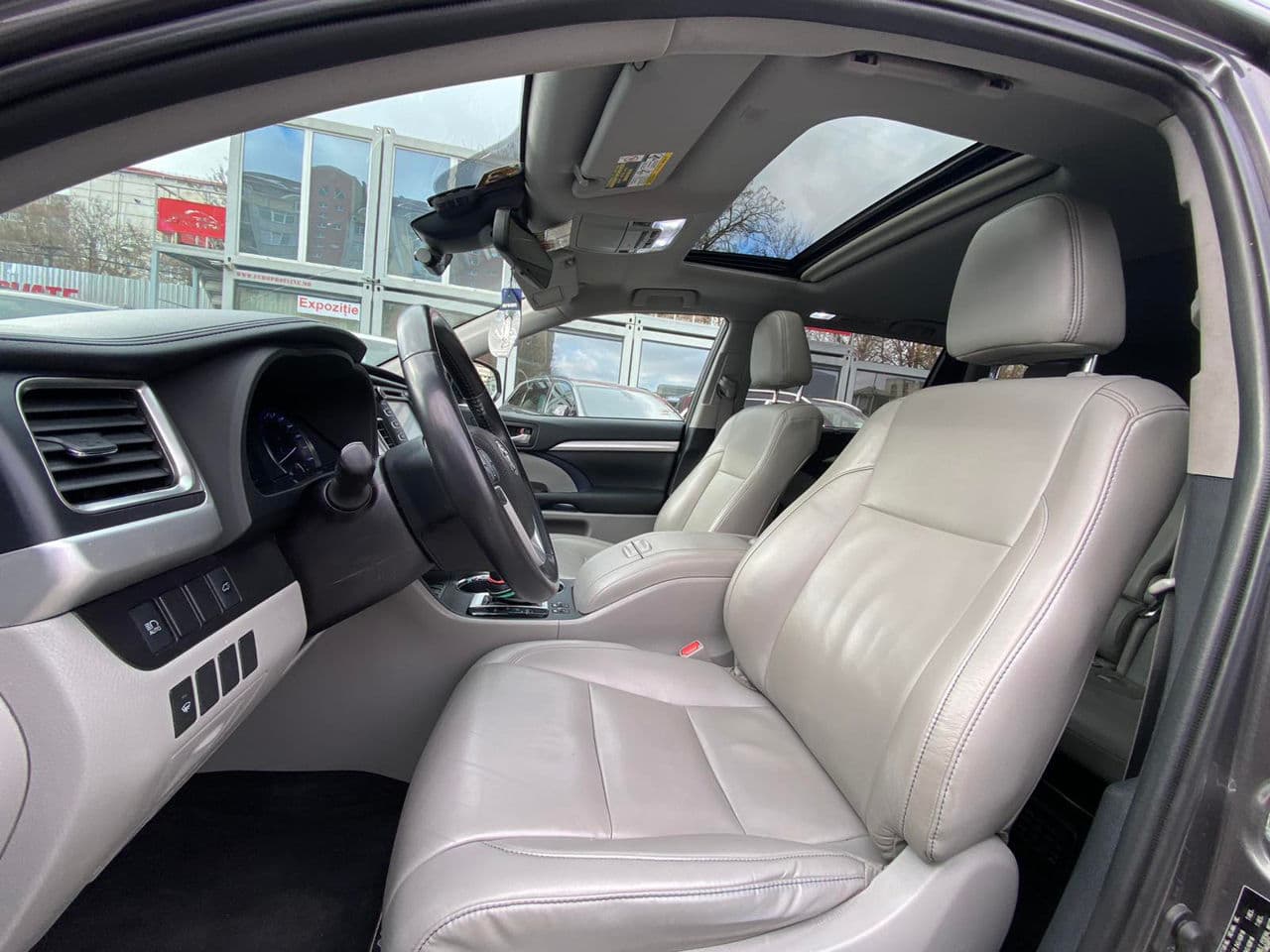 2019 Toyota Highlander — Miniatură 9