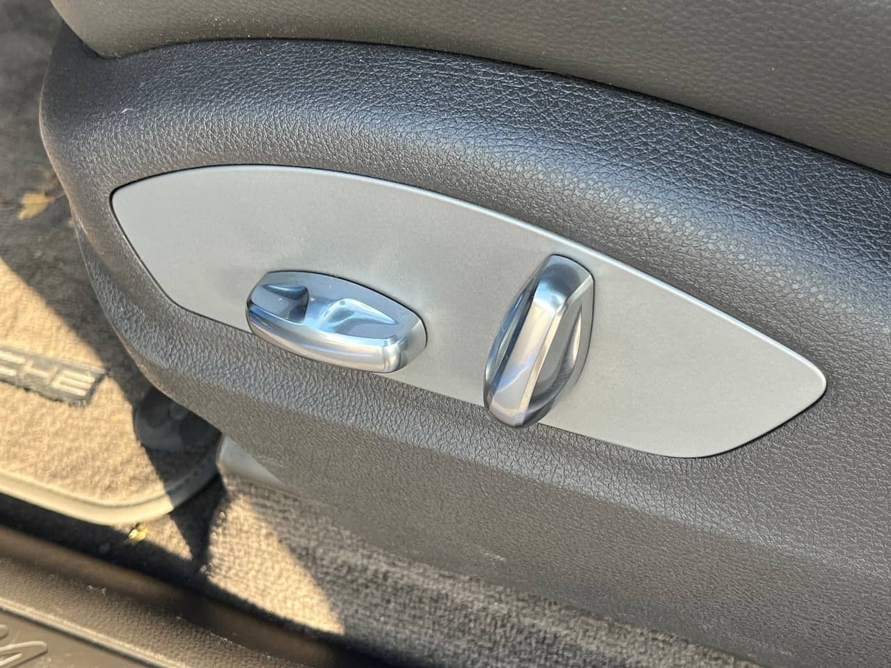 2020 Porsche Macan — Miniatură 15