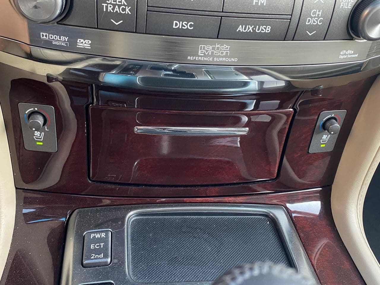 Lexus LX 570 2011 — Миниатюра 13