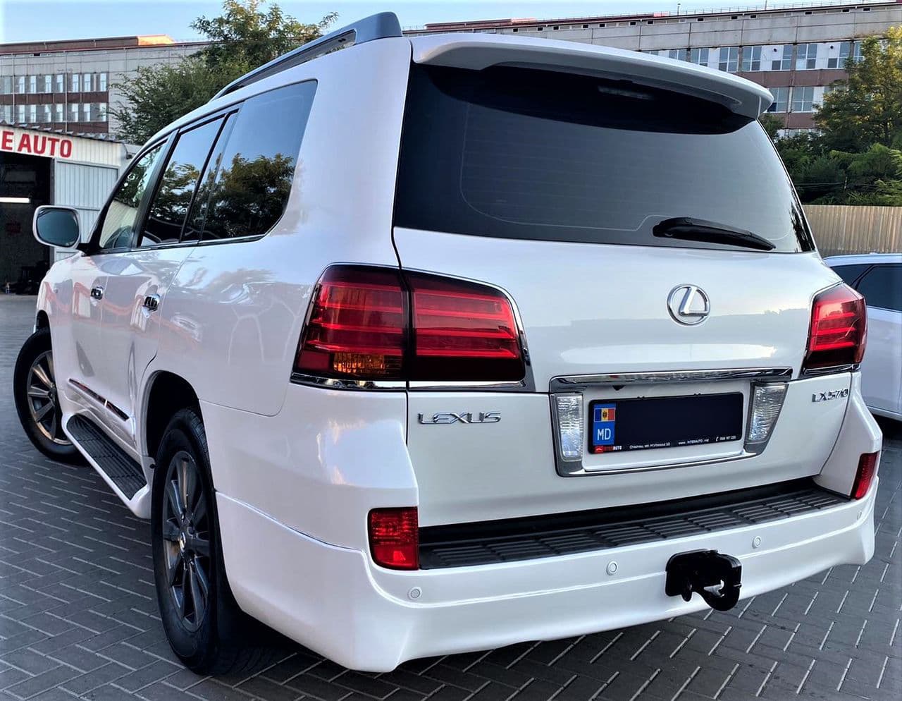 Lexus LX 570 2011 — Миниатюра 4