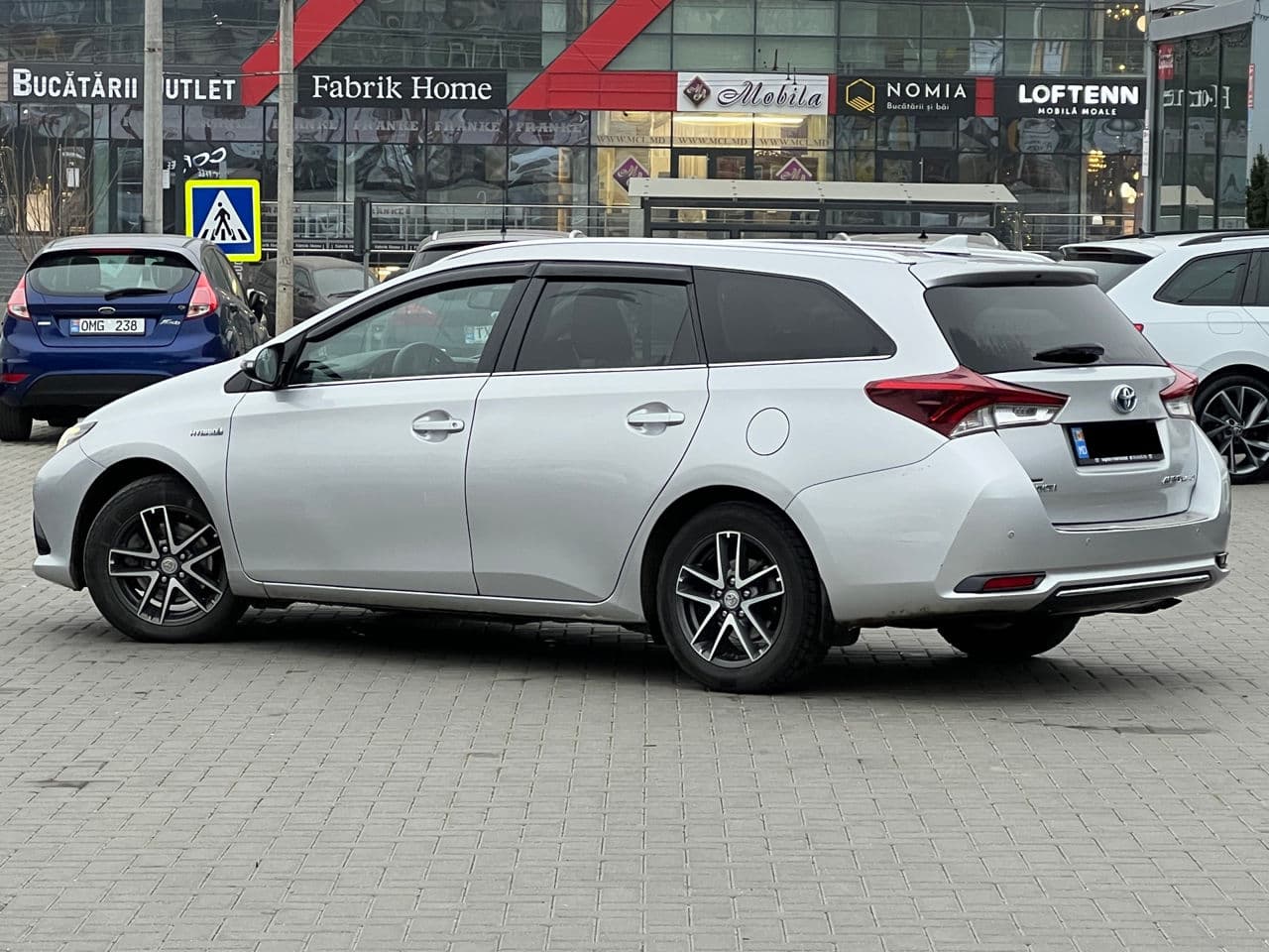 2015 Toyota Auris — Miniatură 4