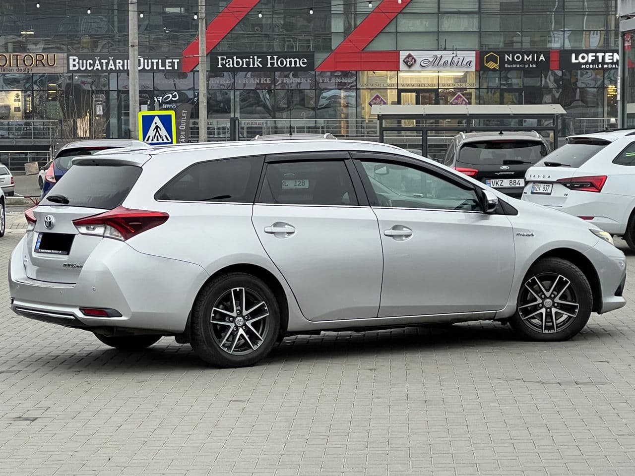 2015 Toyota Auris — Miniatură 3