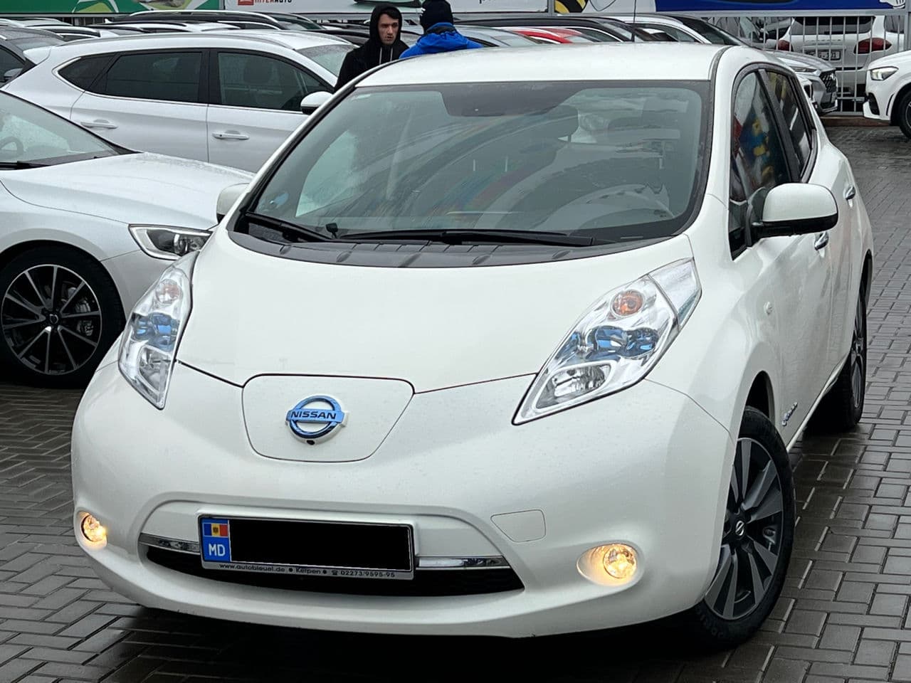 2017 Nissan Leaf — Miniatură 4
