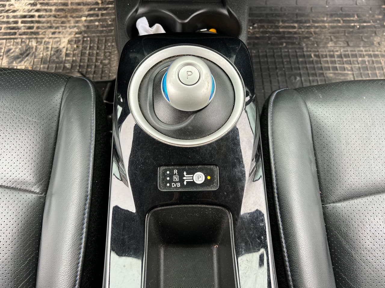 2017 Nissan Leaf — Miniatură 14