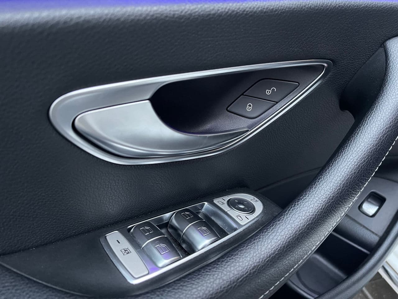 2018 Mercedes E 200 — Miniatură 17