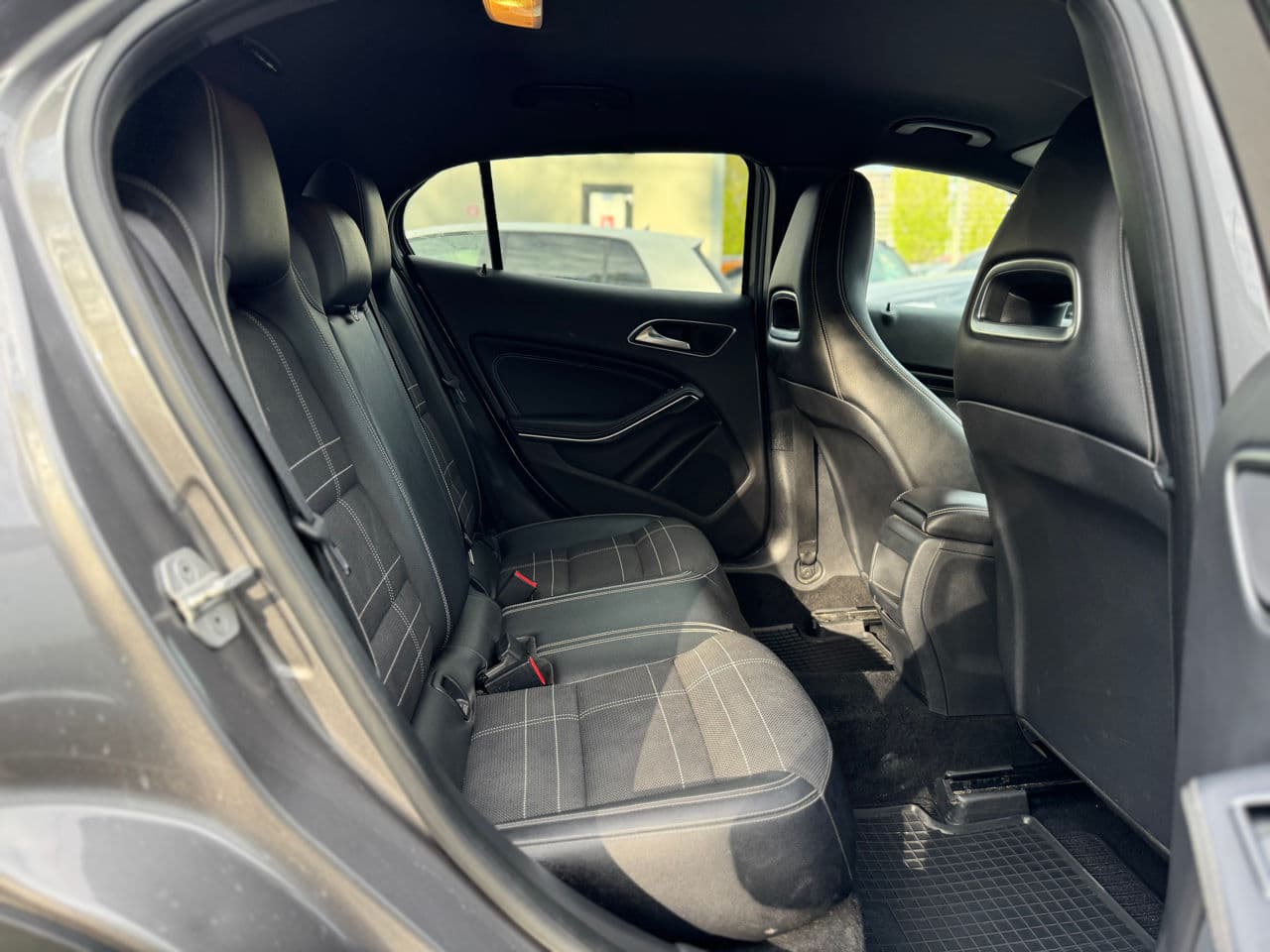2015 Mercedes GLA 180 — Miniatură 17