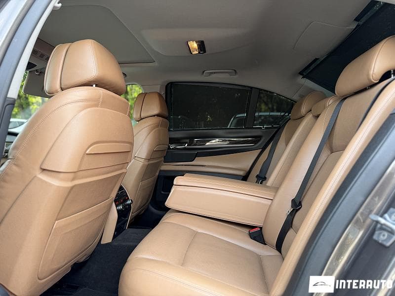 2012 BMW 740 — Miniatură 25