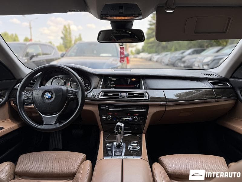 2012 BMW 740 — Miniatură 24