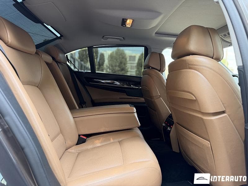 2012 BMW 740 — Miniatură 21
