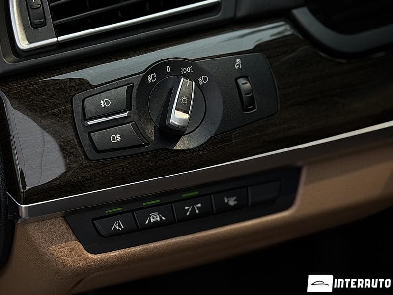 2012 BMW 740 — Miniatură 9