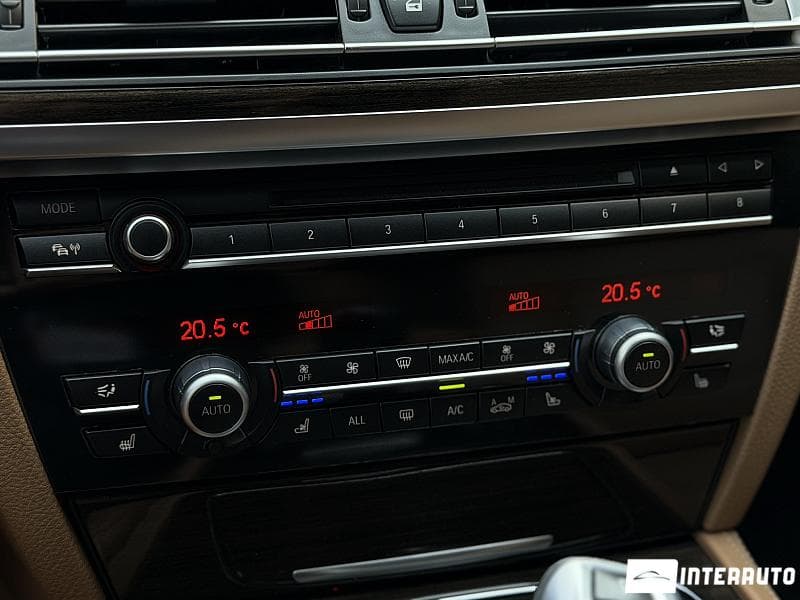 2012 BMW 740 — Miniatură 18