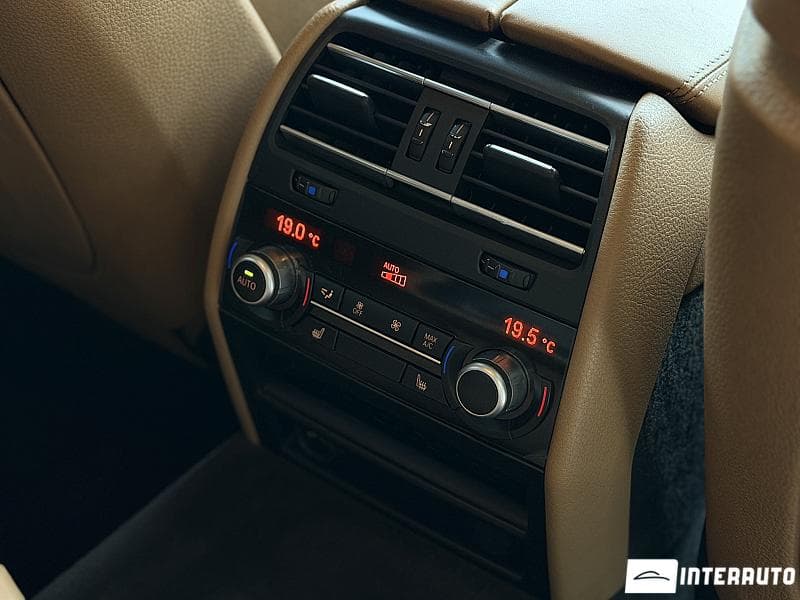 2012 BMW 740 — Miniatură 23