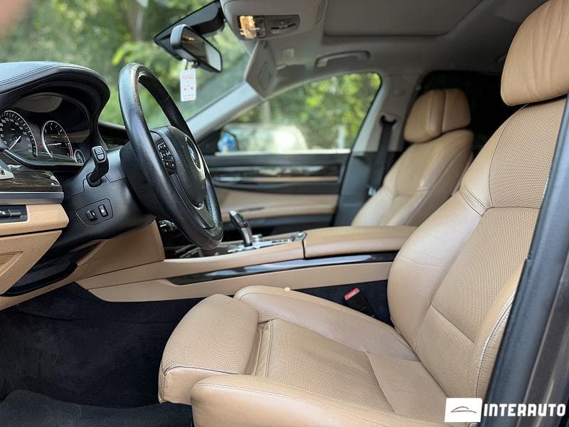 2012 BMW 740 — Miniatură 11