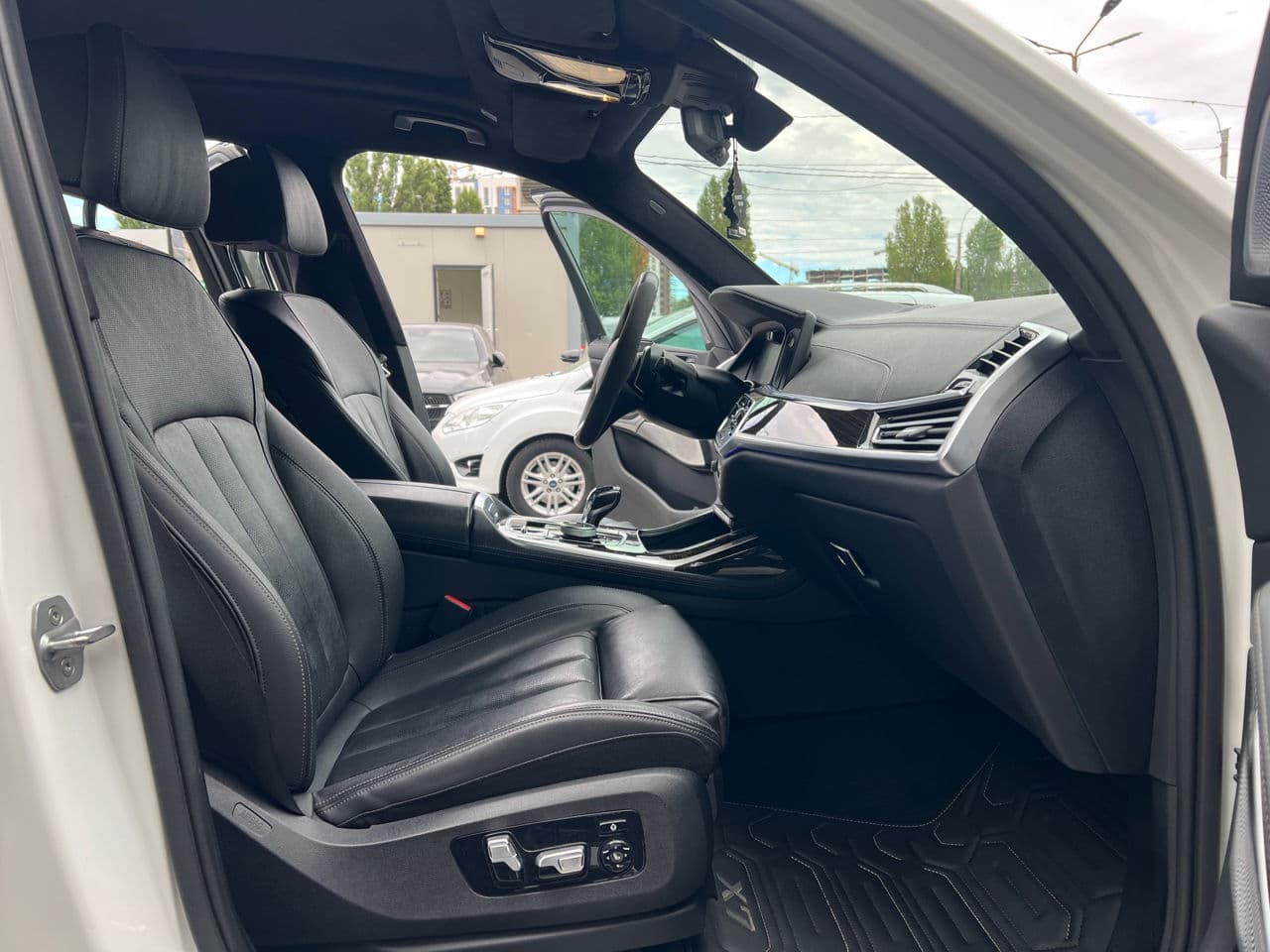 2019 BMW X7 5.0i — Miniatură 19