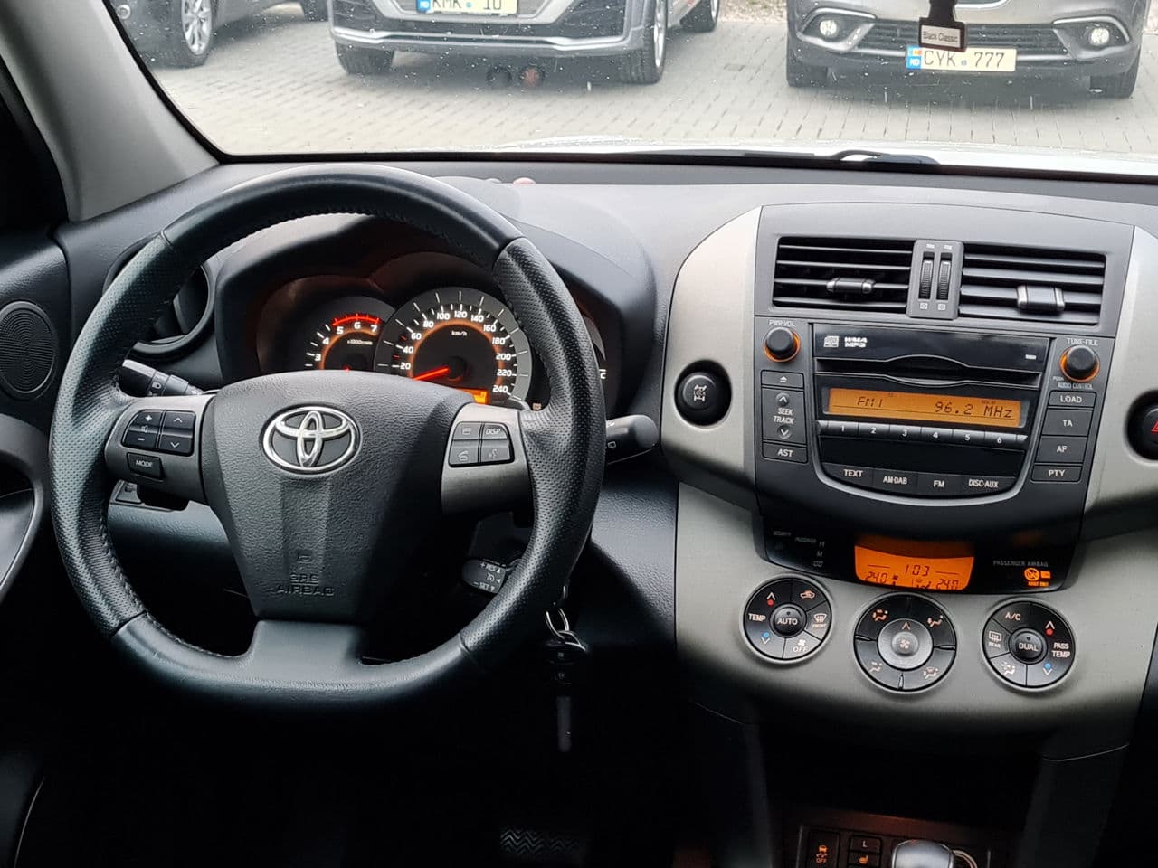 Toyota Rav-4 2010 — Миниатюра 12