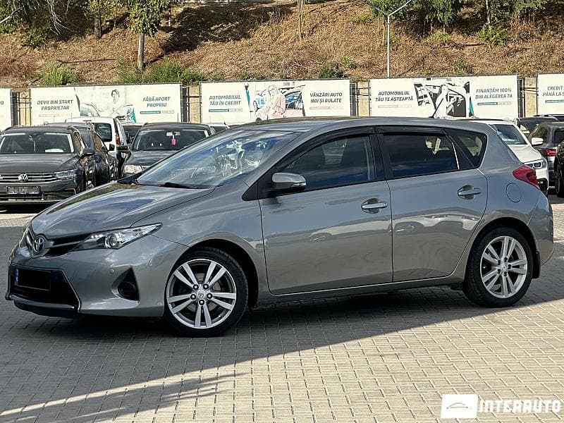 2014 Toyota Auris — Miniatură 2