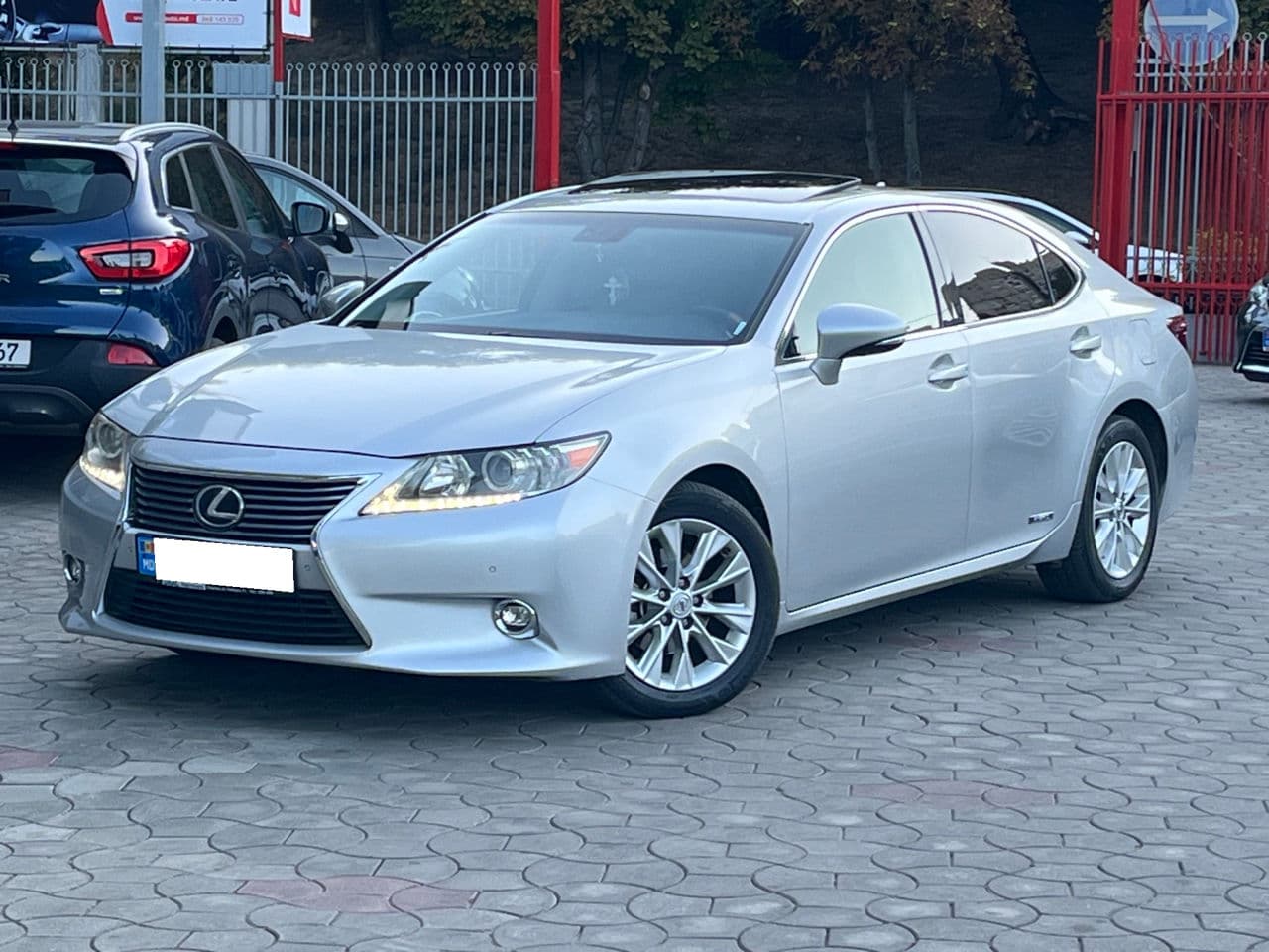 2014 Lexus ES 300h — Miniatură 2