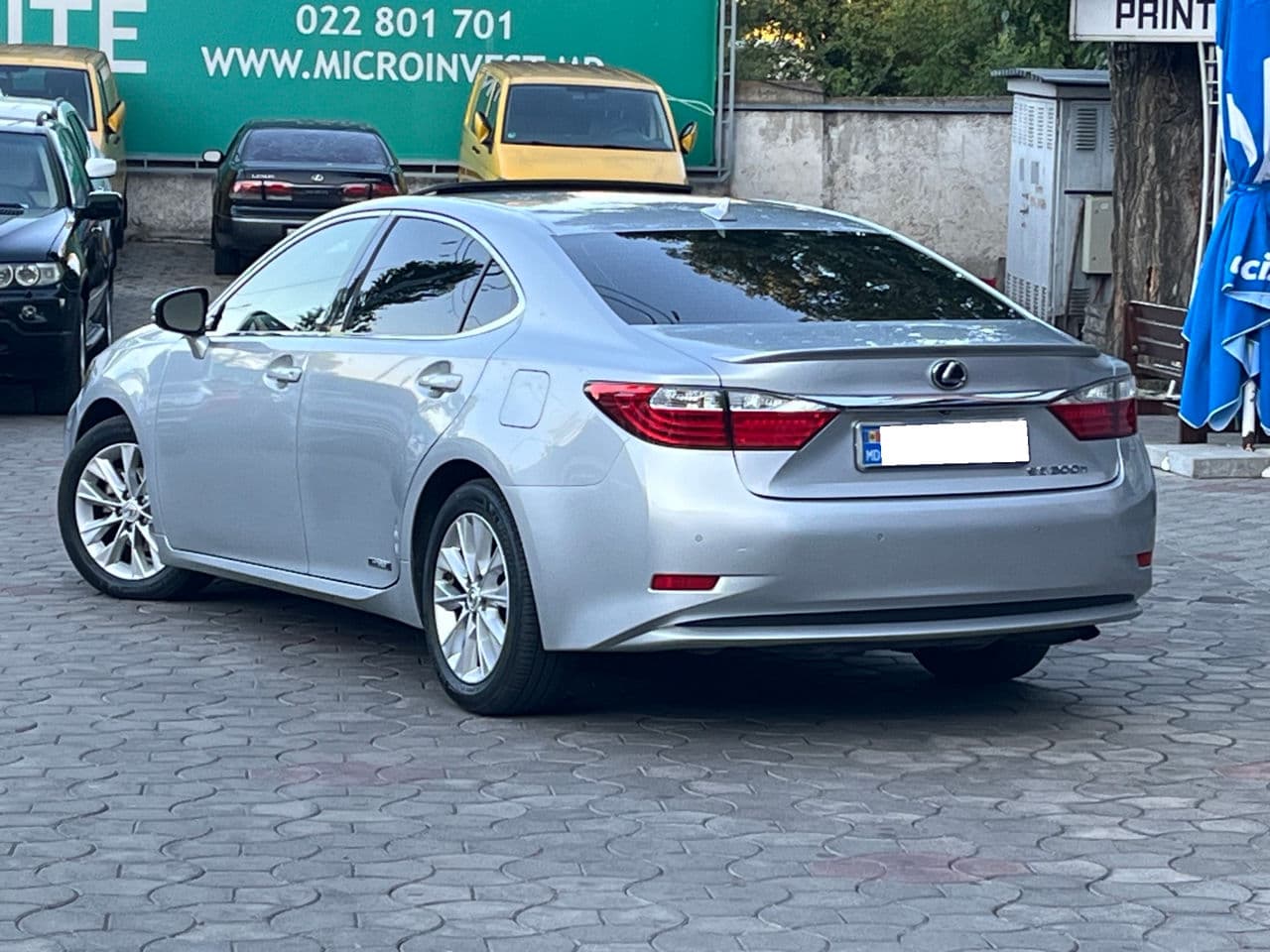 2014 Lexus ES 300h — Miniatură 4