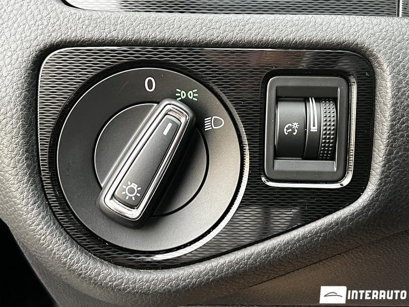 Volkswagen Golf GTI 2017 — Миниатюра 12