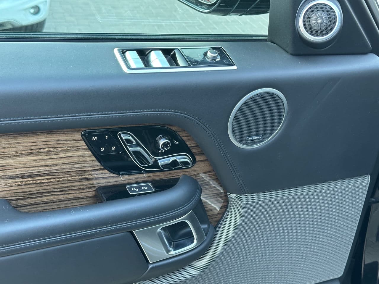 2017 Land Rover Range Rover Vogue — Miniatură 21
