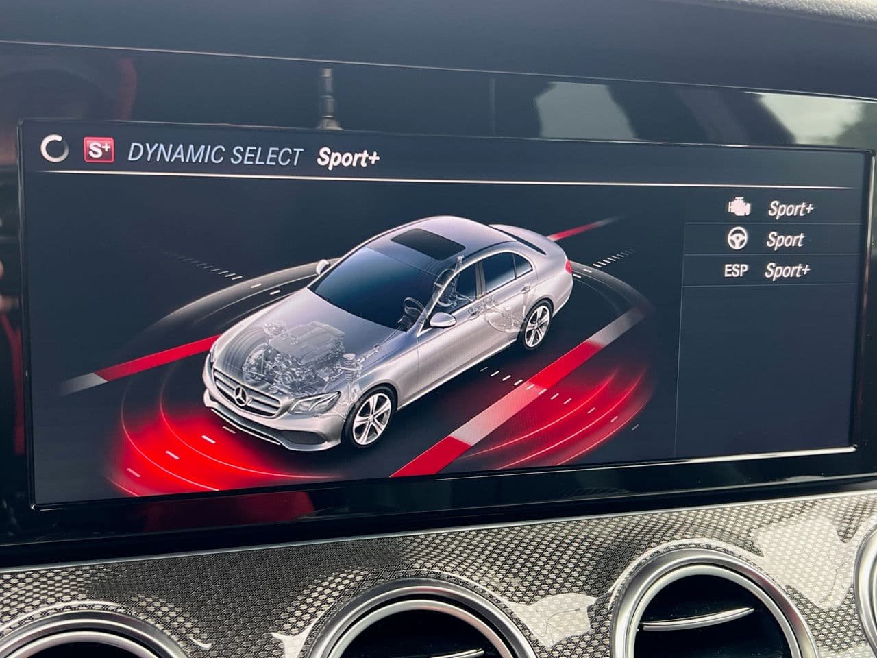 2017 Mercedes E 220 — Miniatură 12