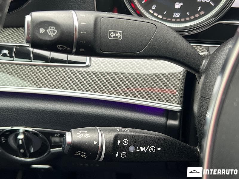 2017 Mercedes E 220 — Miniatură 16