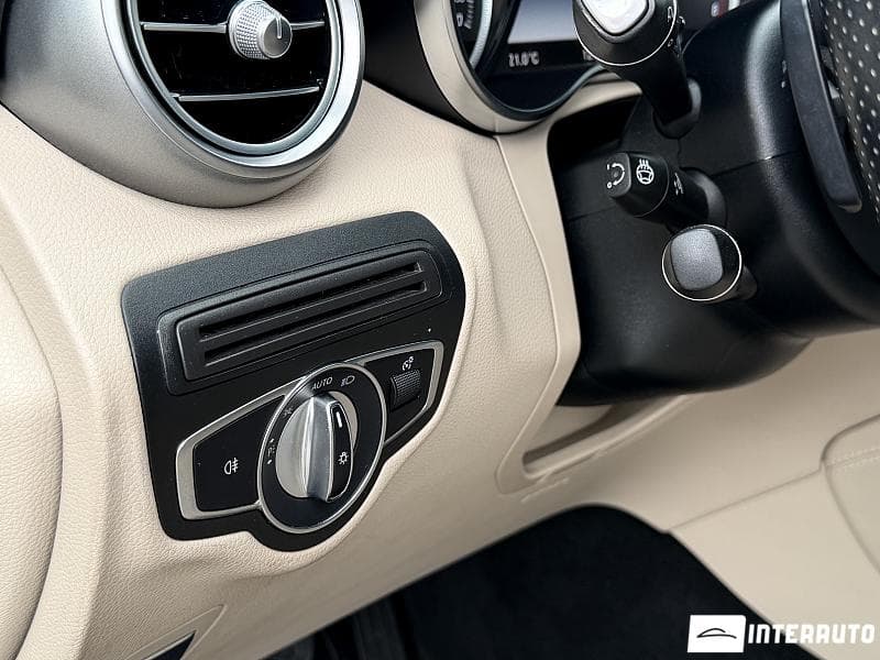 2018 Mercedes GLC 300 — Miniatură 10