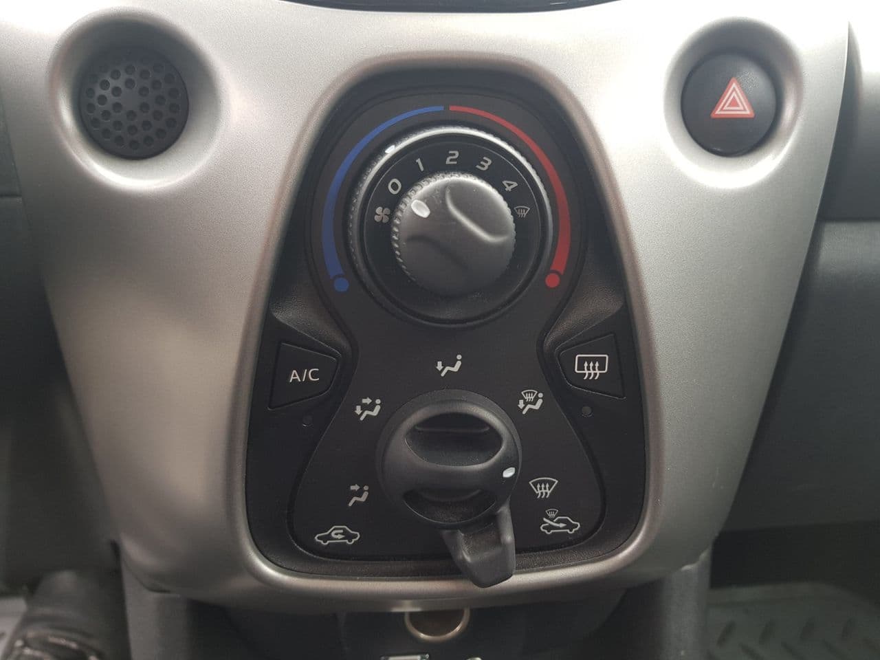 2017 Citroen C1 — Miniatură 13