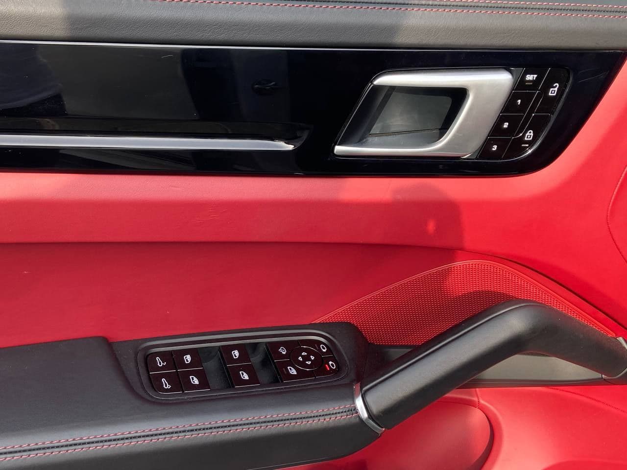 2020 Porsche Cayenne Coupe — Miniatură 5
