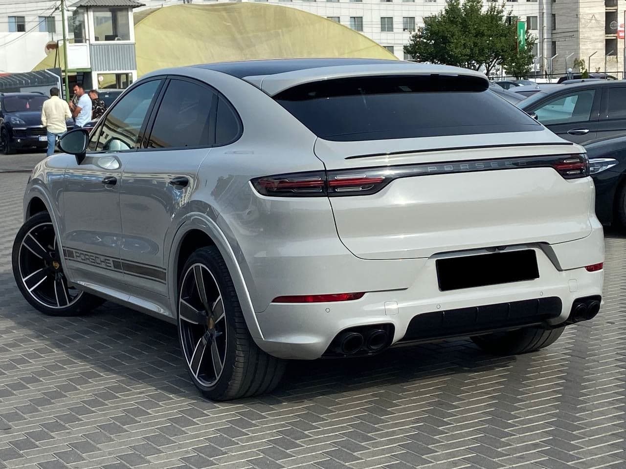 2020 Porsche Cayenne Coupe — Miniatură 2