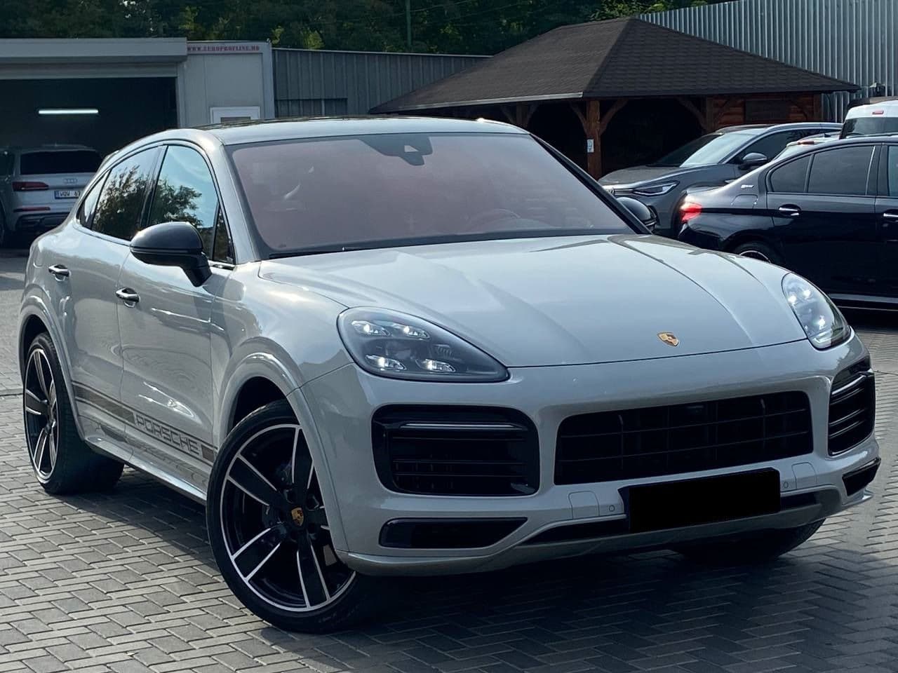 2020 Porsche Cayenne Coupe — Miniatură 3