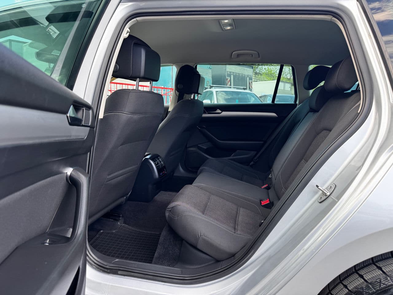 2015 Volkswagen Passat — Miniatură 6