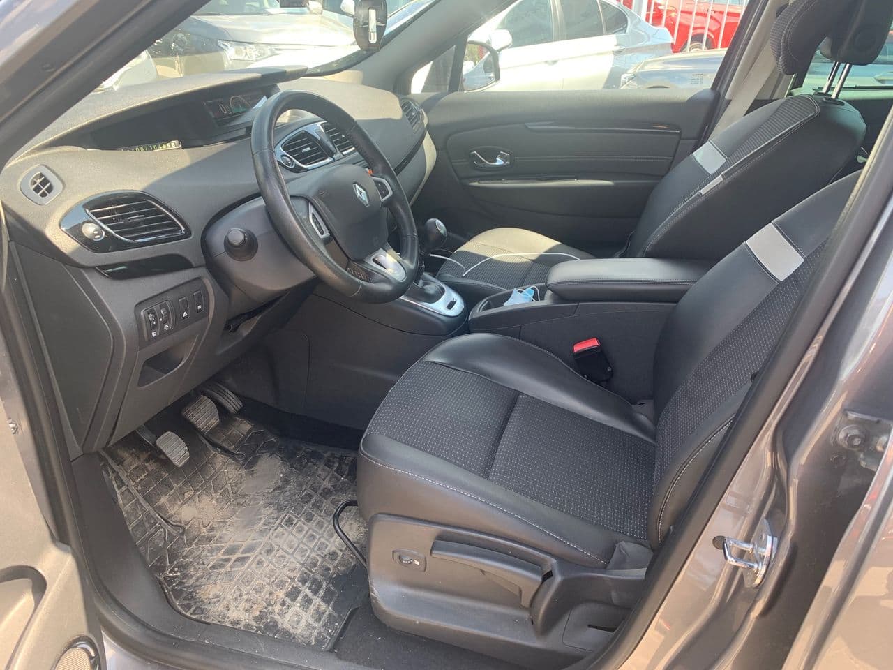 Renault Scenic 2012 — Миниатюра 8
