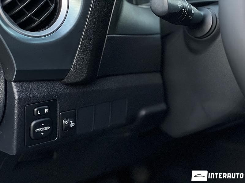 Toyota Auris 2013 — Миниатюра 7