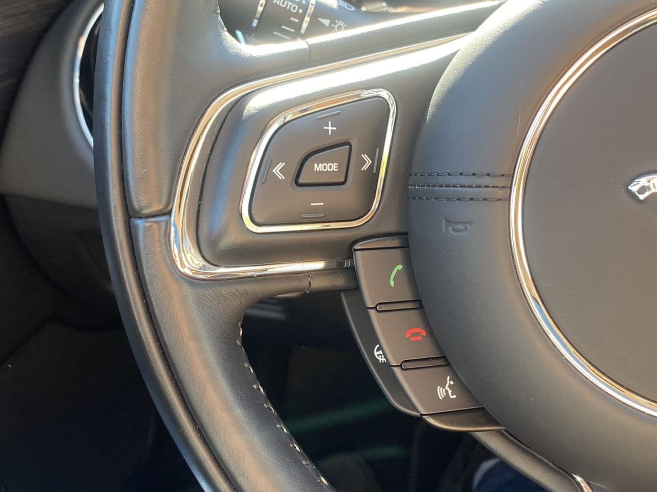 2015 Jaguar XJ — Miniatură 16